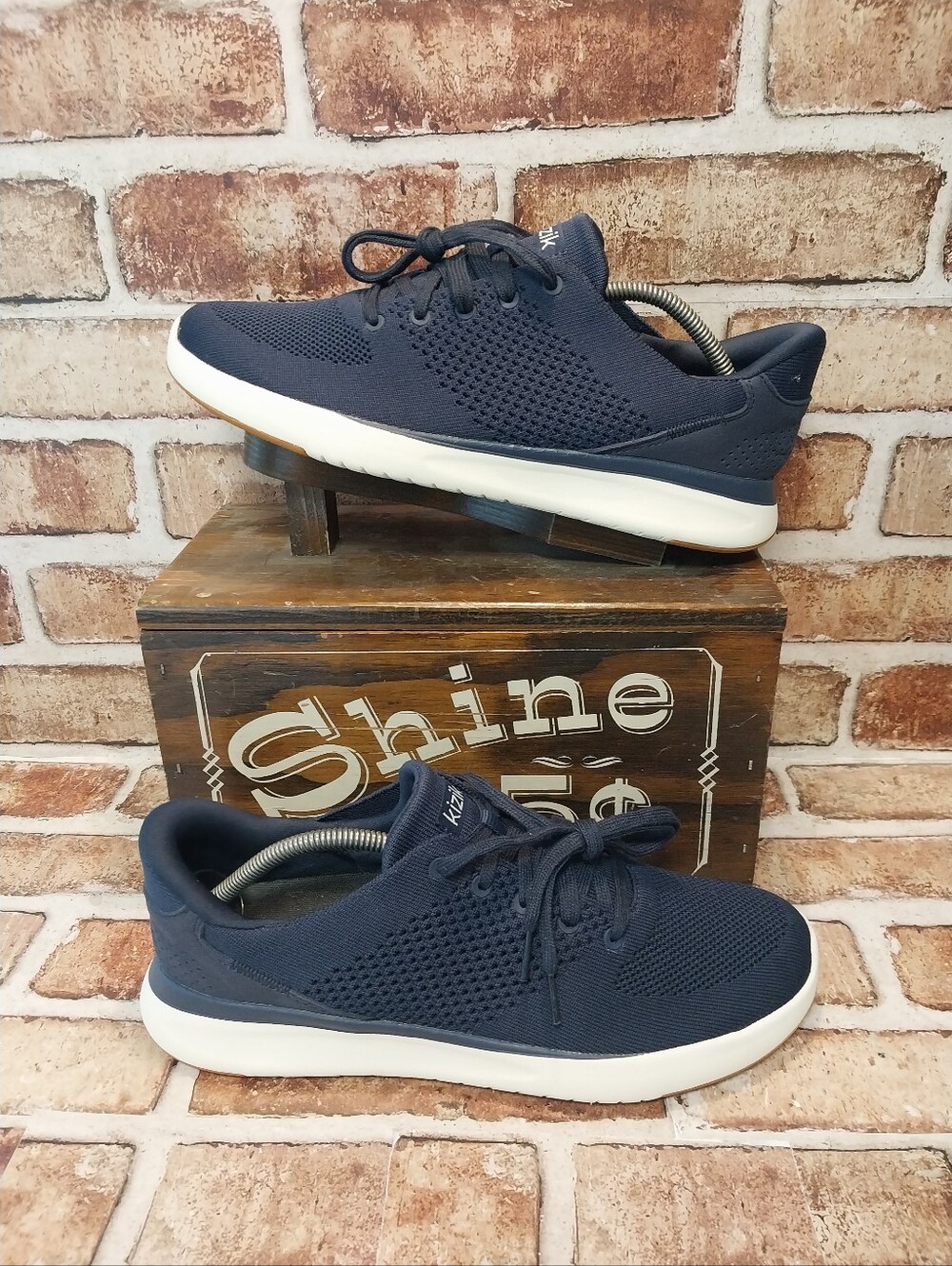Pre-owned Kizik Lima Hands Free Sneakers